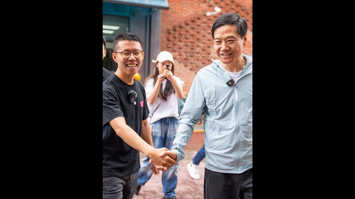 Hari ini ada VIP datang ke rumah kita, selamat datang Pak Lei!