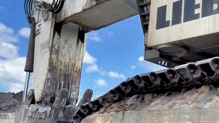 Ekskavator Liebherr R9800