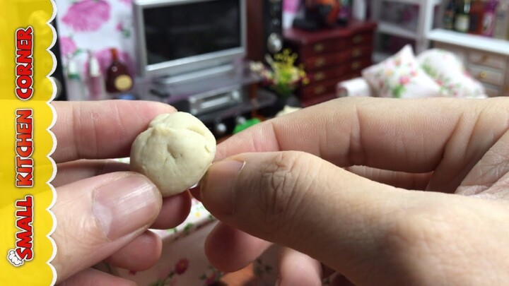 Miniature Pork Dumplings | Bánh Bao Nhân Thịt Heo | Small Kitchen Corner