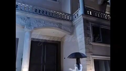 N!ght faIls into the arms