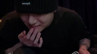 Jungkook sings Die with smile