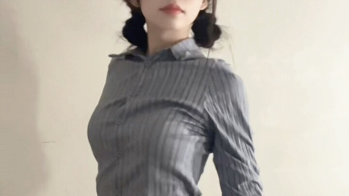 كتفي لك للاستناد عليه، وحضني لك لتحتضنه.