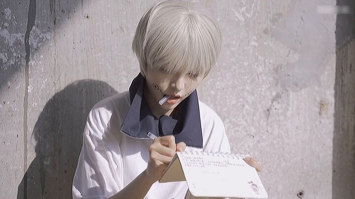 Come back to the anime, hey! The second-year boy challenges the dog curly thorn COS imitation makeup