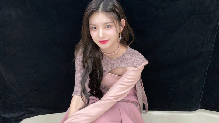Wang Yiren và MIA của EVERGLOW cover ca khúc "The Feels" của TWICE