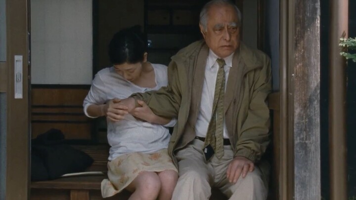 Daughter arranges poker games for her father, thinking he’s “useless” — but things quickly spiral ou