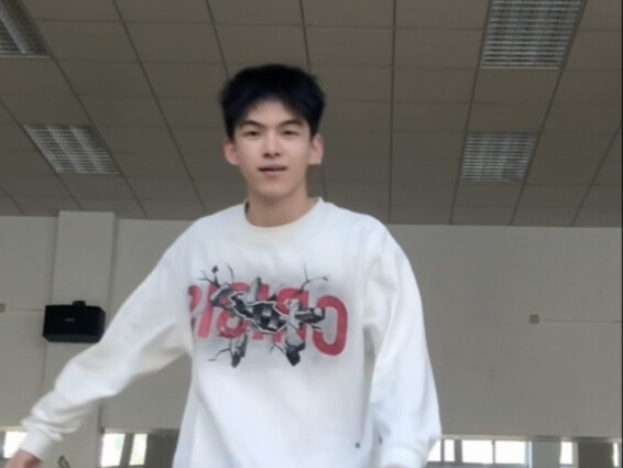 My friend wants to see a short-skirted dance cover of AOA