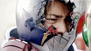 Những Kamen Rider có mũ bảo hiểm bị nổ và hư hỏng