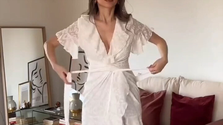 N cách diện một chiếc váy