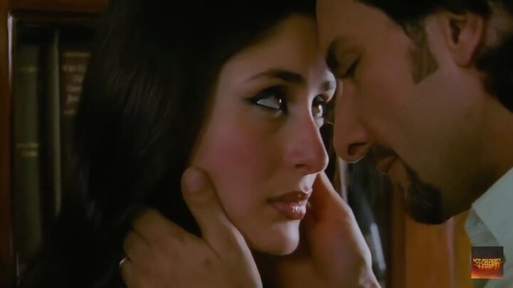 Indian actress kissing | hot kissing | kissing romance