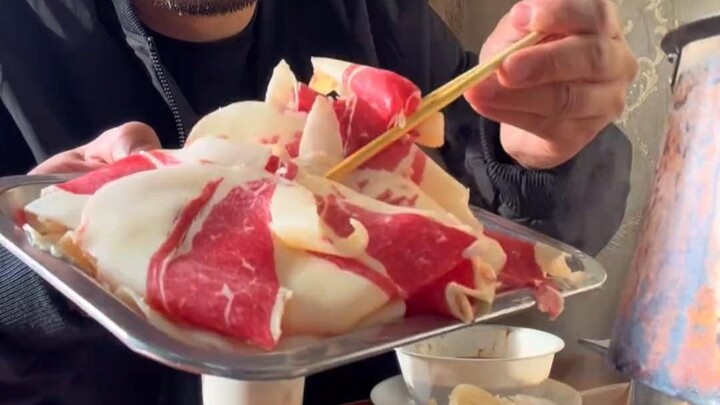 Rất đói, lại không thể ăn được nhiều