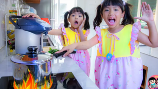 หนูยิ้มหนูแย้ม | แอบทำอาหารในครัว