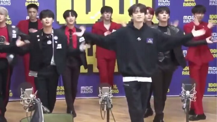 [Choi Youngjae] It's wonderful! Leading the younger generation to dance to NOT BY THE MOON