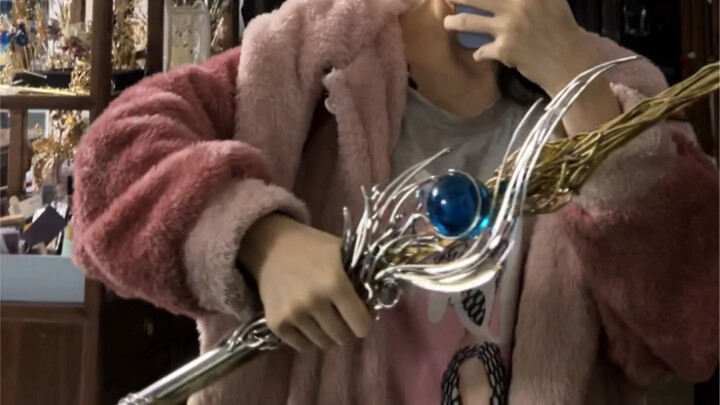 ทั้งเป็นคทาและปลอกดาบ ดูเท่มาก!