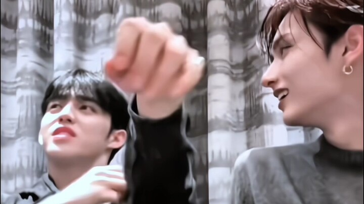 รายการ “Very 6+1” ตอนที่ 1: พี่น้องคู่แฝดและพี่น้องต่างสายเลือดจากประเทศรองกำลังจะได้เจอกัน!