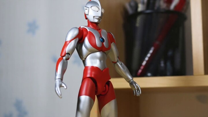 [Ultraman Stop Motion Animation] Ultraman Tiga VS the First Generation Ultraman, a battle between li