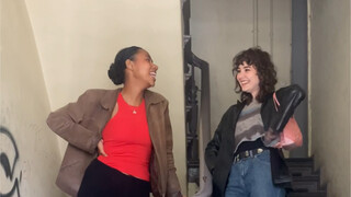 Kalau cuma berdua, mari ambil foto ootd seperti ini saja