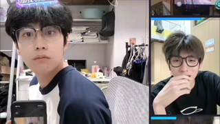 "Saya sendiri" secara paksa ditampilkan langsung memukul teman sekamar atlet dengan sepatu dan kaus 