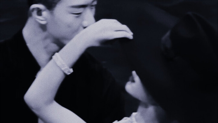 【شين شياو تينغ | مجنونة في الحب】 "لا أريد أن أحبسك في قفص، بل أريد أن أحبك"