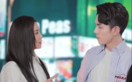 [Liu Shishi] Here she comes, with 50 cents special effects