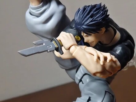 Nhìn dáng đứng là biết anh ta mạnh đến mức đáng sợ. Thử nghiệm giới hạn chuyển động của SHF Fushigur