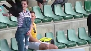 I went to a bird show with my boyfriend, but it turned out to be a planned proposal.