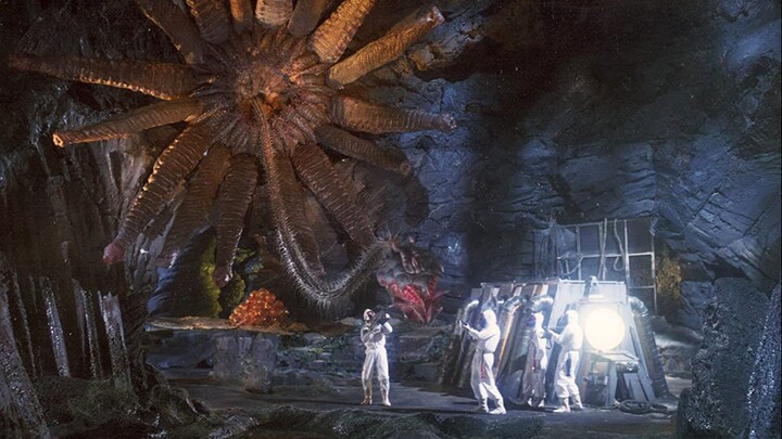 Starfish evolve 10,000 times faster, growing into terrifying giant monsters. Humans either die or mu