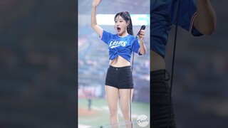 단장님 솔로댄스를 본 홍라의 리얼 리액션ㅋㅋㅋ #최홍라 #치어리더