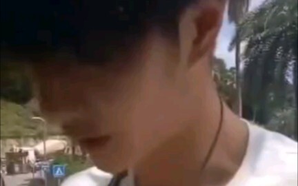 #Wang Yibo# Penggemar “Menginterogasi” Yibo: Apa kamu serius saat memanggil kami Yamaha? Yibo: Aku c