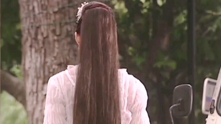 Kalau setiap kali ada masalah selalu tergantung pada sang pemeran utama laki-laki untuk diselamatkan