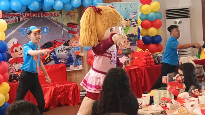 Hetty and Jollibee dance number