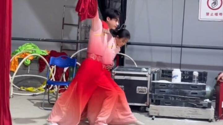 〔คู่หูทองคำ〕การซ้อมชุดใหม่