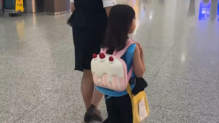 เด็กที่เดินทางโดยลำพังบนเครื่องบินปลอดภัยแค่ไหน?