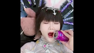 刺激的不同颜色汽水挑战！谁喷了一脸？ #斗罗大陆 #唐舞桐与唐老六 #小舞 #唐三 #唐舞麟 #路飞