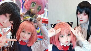 Immerse yourself in cosplay costumes and visit figurine shops!