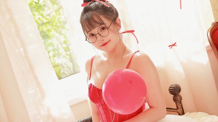 I heard cuteness is contagious—so come a little closer to me.