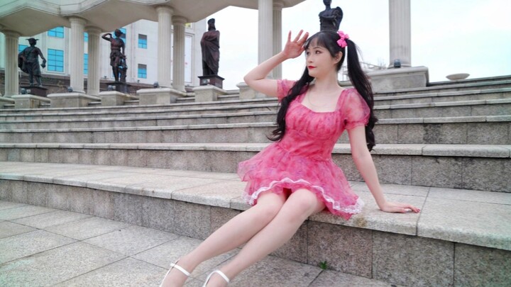 [Cake] Strawberry flavored ice cream ~ Senior students from the School of Architecture are here!