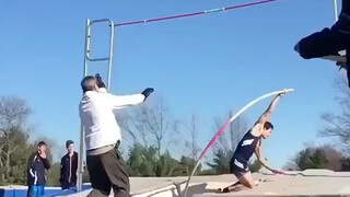هذا القفز بالزانة ليس كما تخيلته.