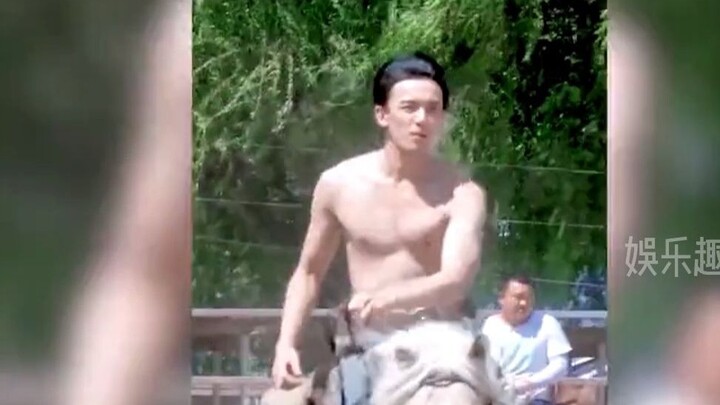 Diễn viên nào trong giới giải trí mà chăm chỉ luyện tập thì thật sự khác biệt, các cảnh đánh đấm đều