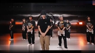 【تشانغ يي شينغ】أخي، هل كانت شمس هاينان متهورة معك؟ لماذا جانب من ذراعيك أسود والجانب الآخر أبيض؟ هل 