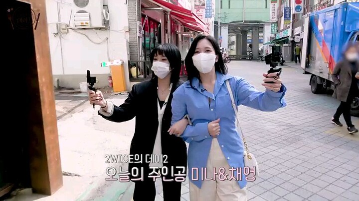 2wice's date with Michaeng ( Mina and Chaeyoung )