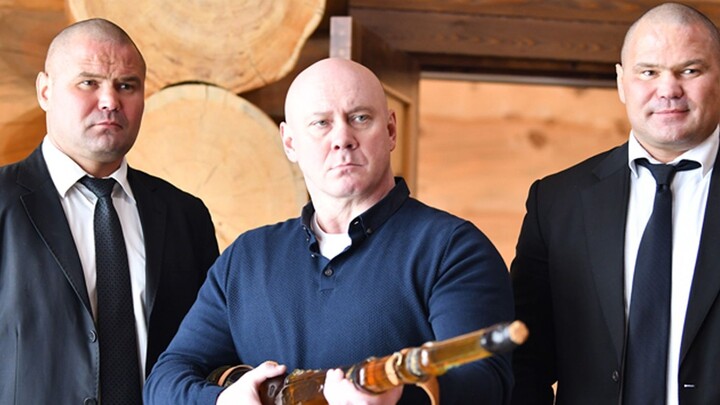 A Chinese son-in-law went to Russia to propose marriage, and his father-in-law drove a tank to pick 