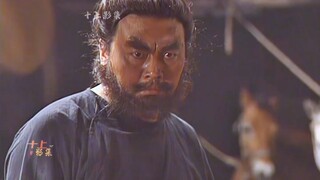 关羽在收周仓后路过古城幸遇张飞在此，然而张飞却要一矛将其刺死