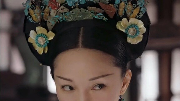 Help! She really likes to look at people sideways