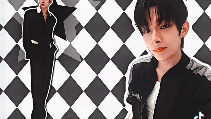 Our leadernim everyone 🦊