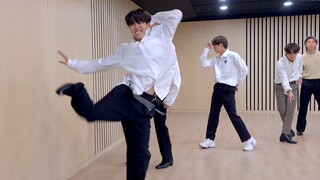 Can't the team even dance in unison?