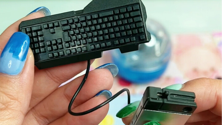 Small e-sports room hahaha TS mini gashapon