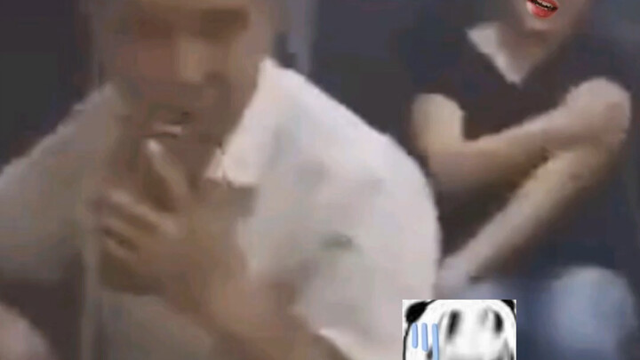 第一次吃拌面，老板非要给我拌