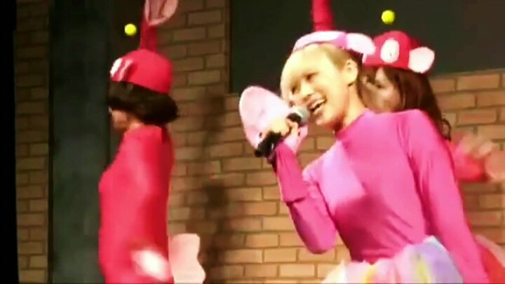 Mana yang lebih kamu suka, tarian anglerfish gadis Jepang di kehidupan nyata atau tarian anime angle