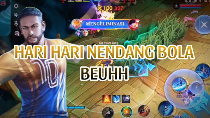 HARI HARI NENDANG BOLA BEUHH