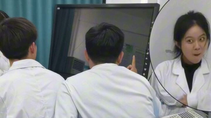 Lihat cewek ini langsung bikin ketawa, berbagai meme ekspresi imut dan kocak!